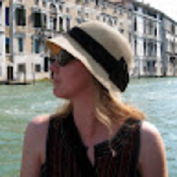 Meet your Posher, Tami - Picture 1 of 1